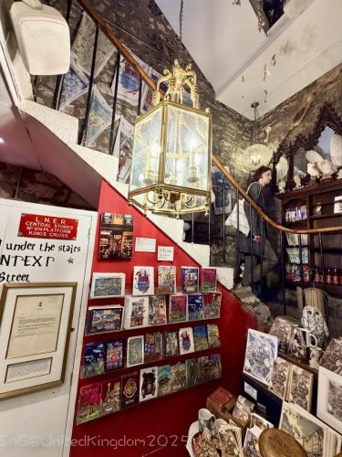 2025UnitedKingdom 815